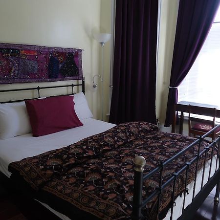 Spadina 11 Guesthouse Toronto Dış mekan fotoğraf