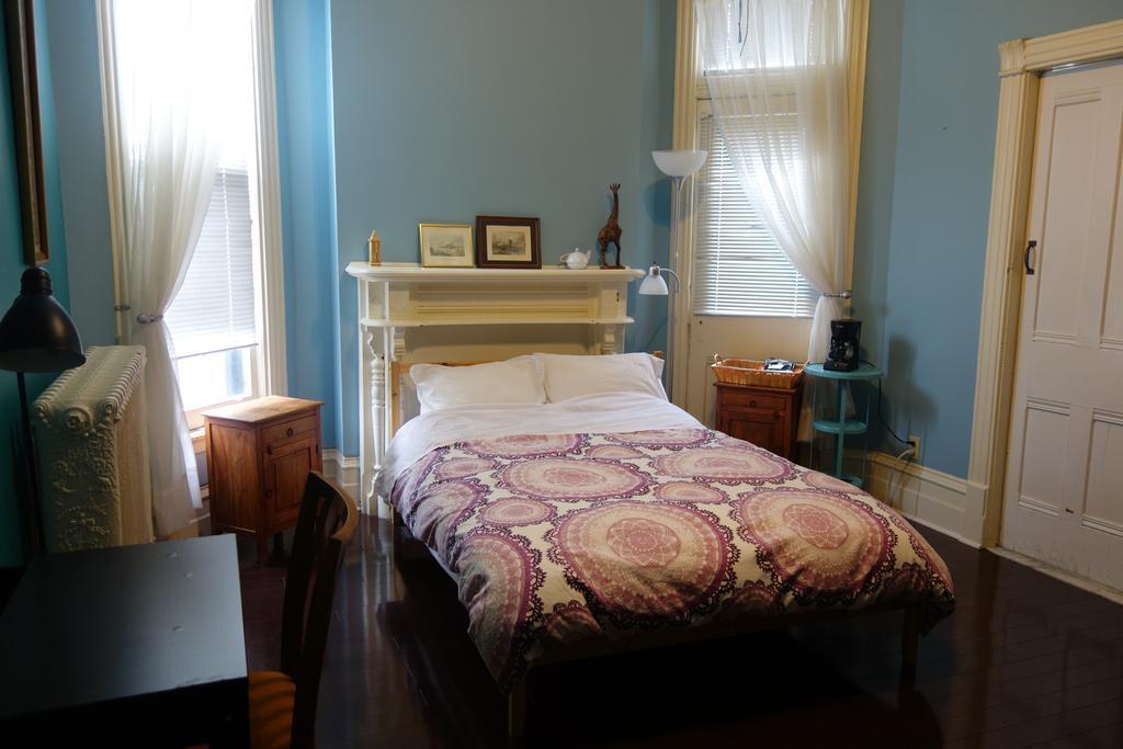 Spadina 11 Guesthouse Toronto Dış mekan fotoğraf