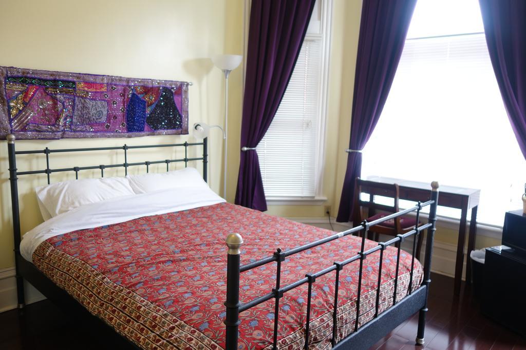 Spadina 11 Guesthouse Toronto Oda fotoğraf