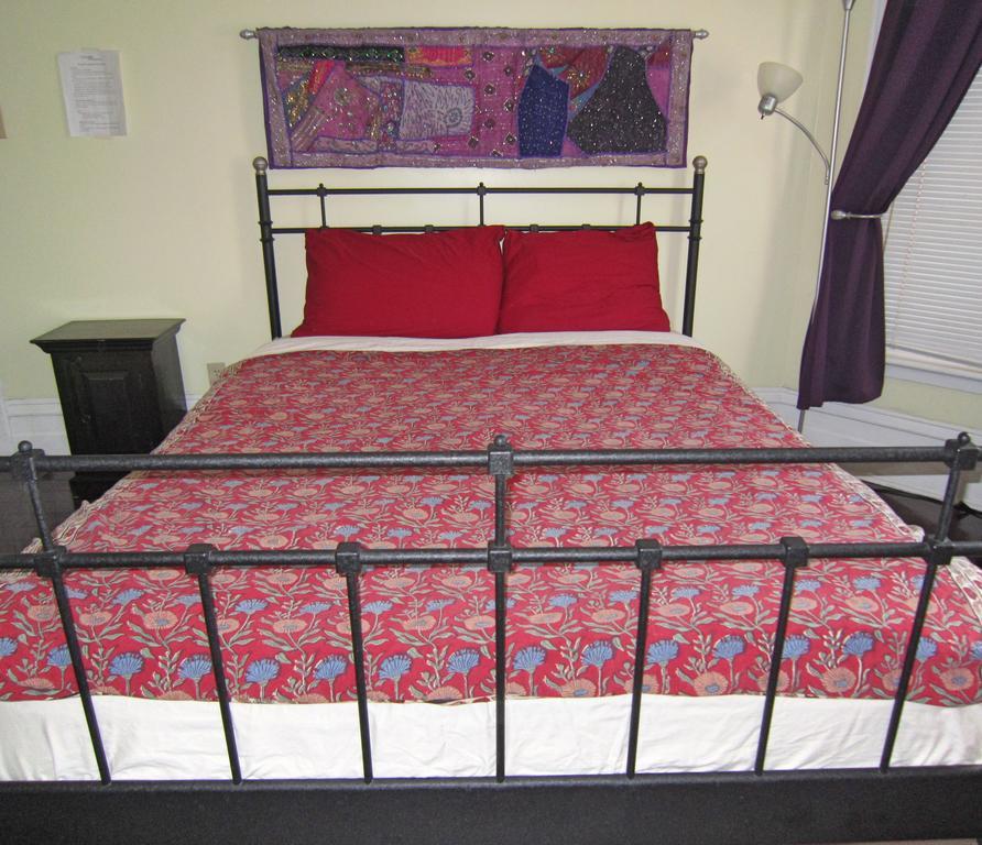 Spadina 11 Guesthouse Toronto Dış mekan fotoğraf