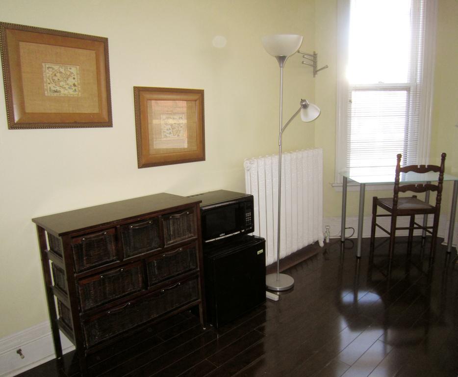 Spadina 11 Guesthouse Toronto Dış mekan fotoğraf