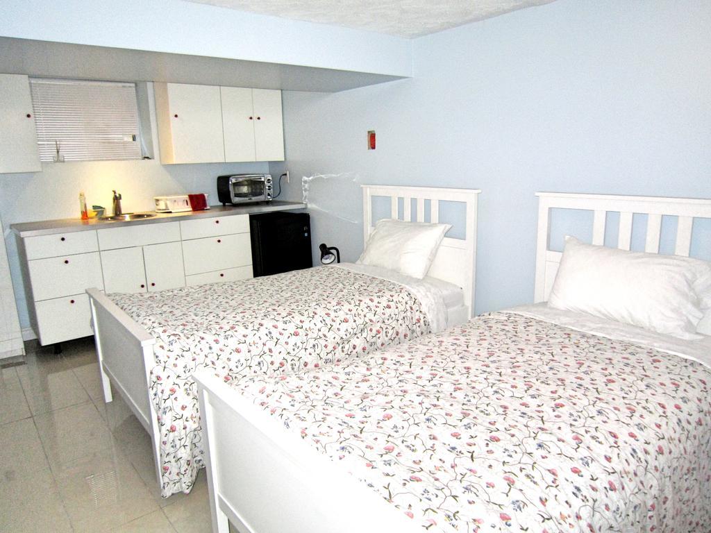 Spadina 11 Guesthouse Toronto Dış mekan fotoğraf