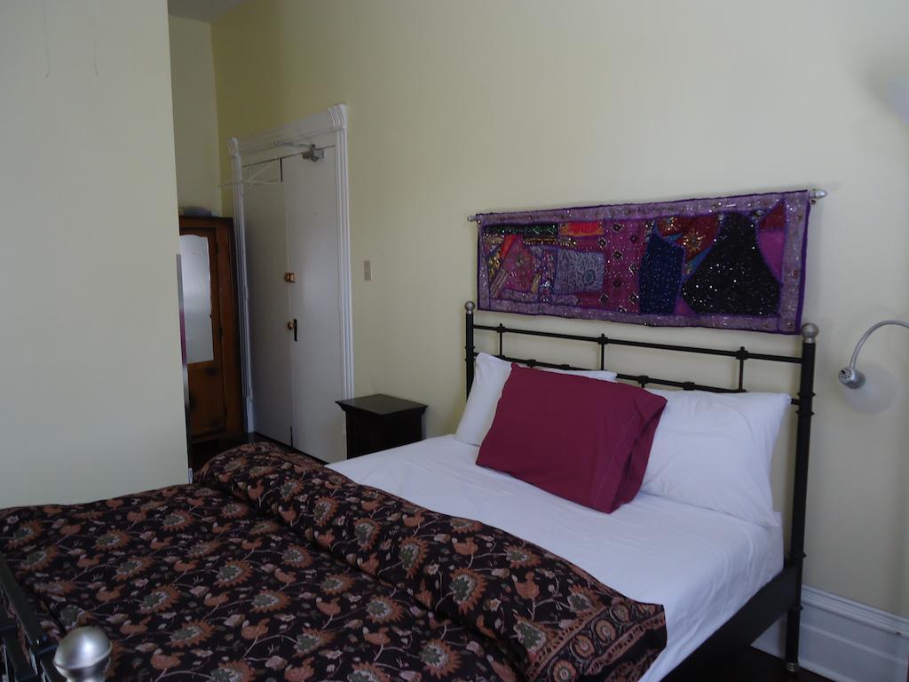 Spadina 11 Guesthouse Toronto Dış mekan fotoğraf
