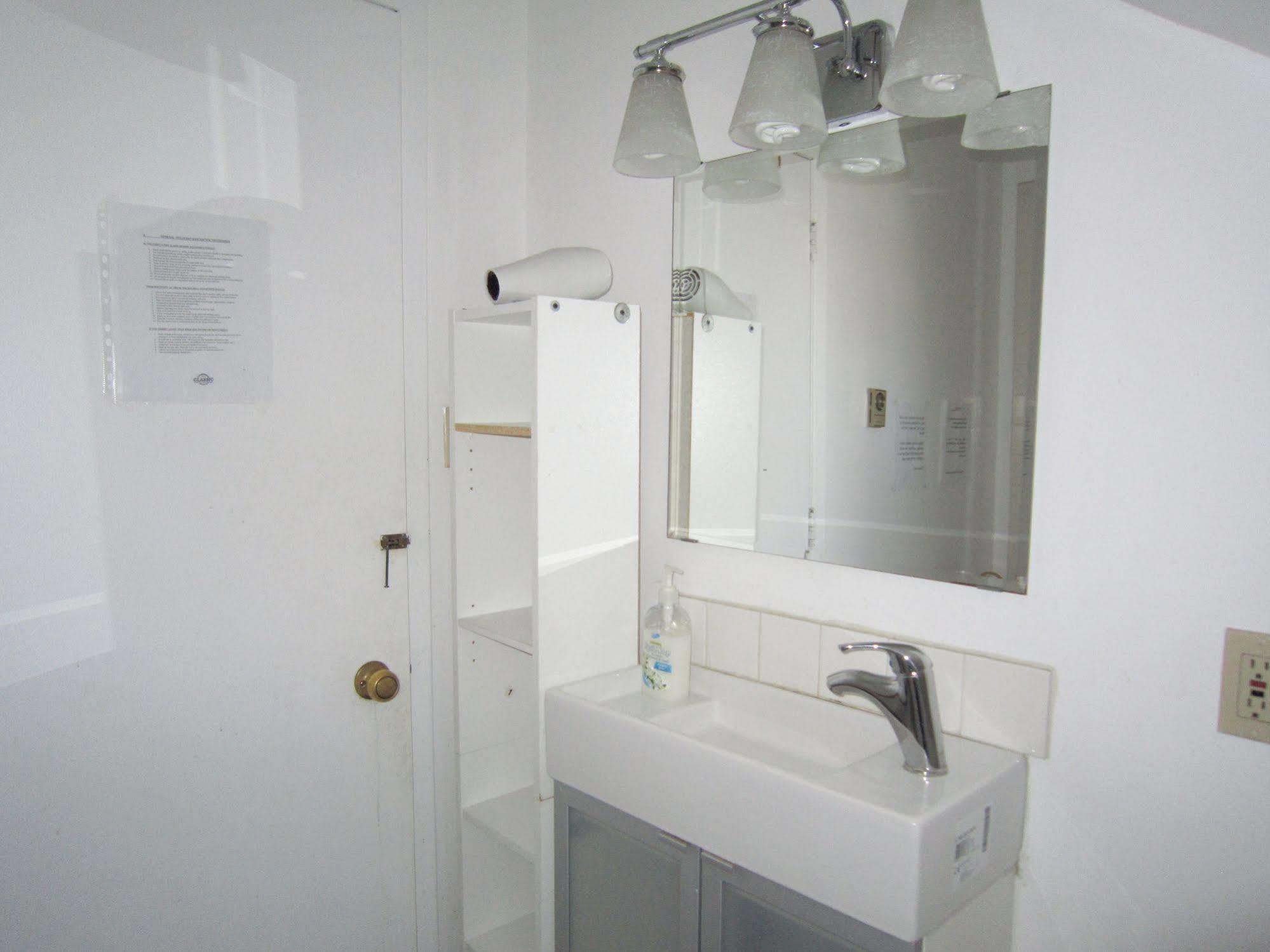 Spadina 11 Guesthouse Toronto Dış mekan fotoğraf