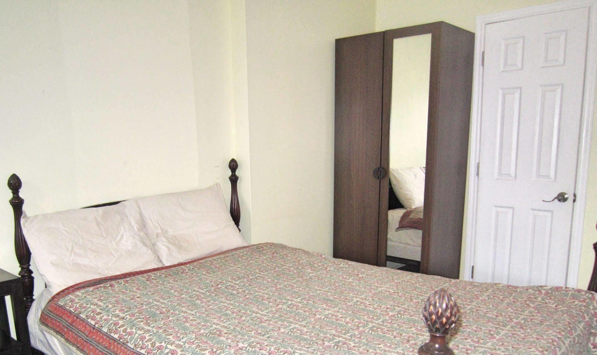 Spadina 11 Guesthouse Toronto Dış mekan fotoğraf