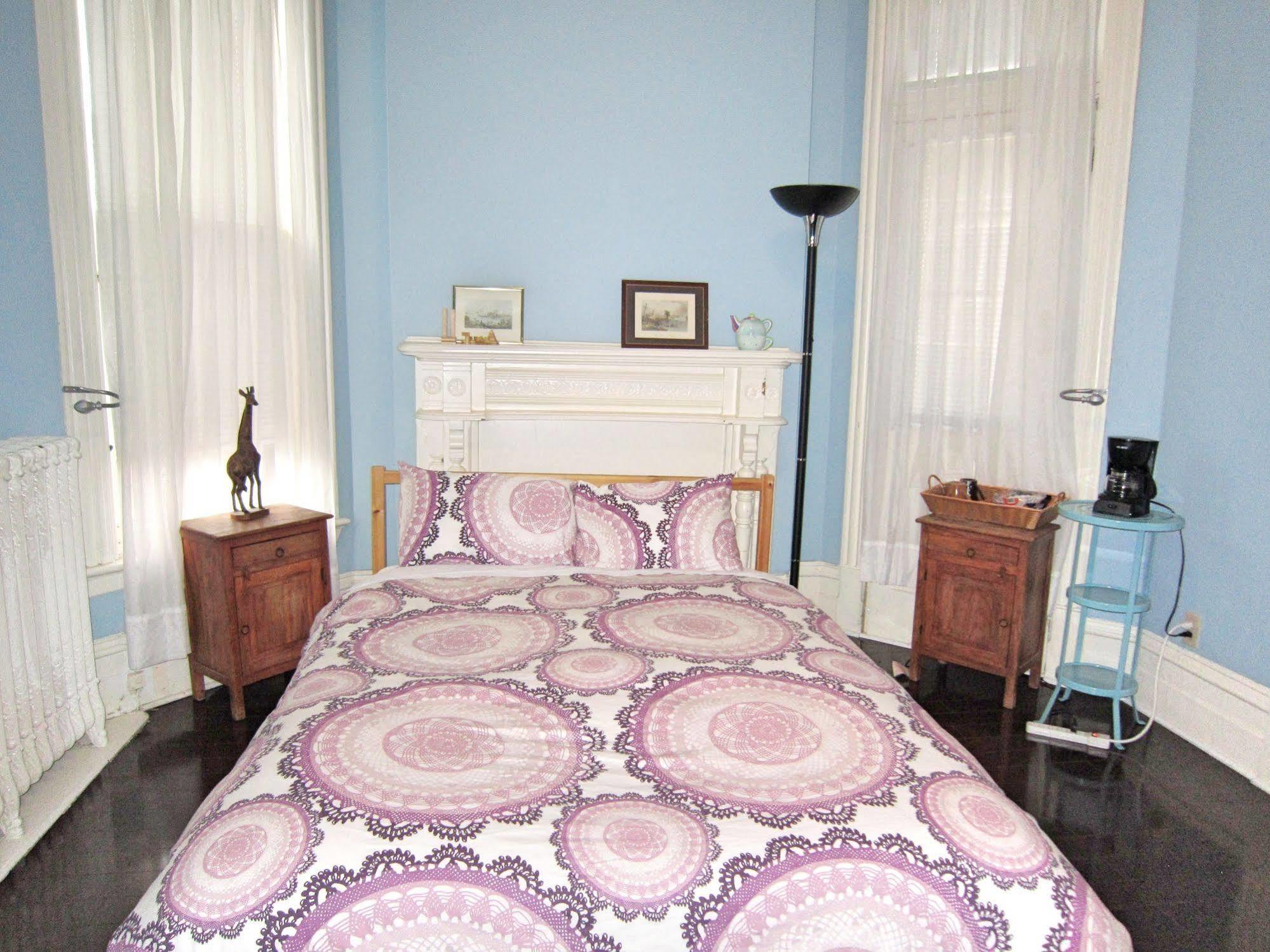 Spadina 11 Guesthouse Toronto Dış mekan fotoğraf